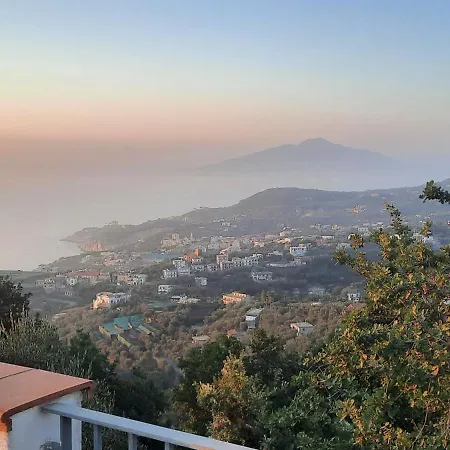 Villa Con Vista Sul Golfo Di Napoli E Isola Di Capri Massa Lubrense Exterior foto