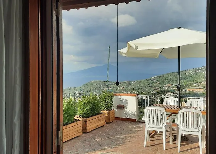 Villa Con Vista Sul Golfo Di Napoli E Isola Di Capri