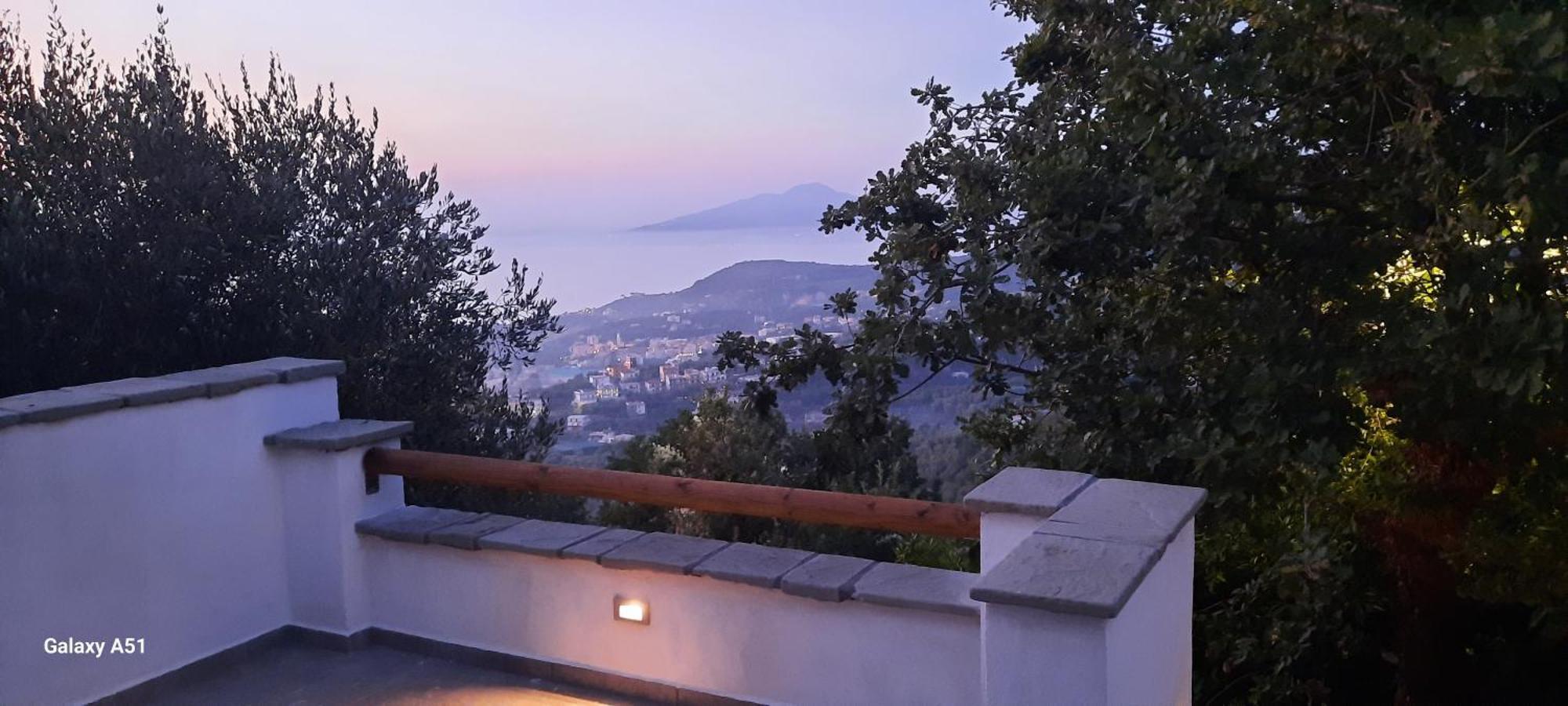 Apartment Con Vista Sul Golfo Di Napoli E Isola Di Capri