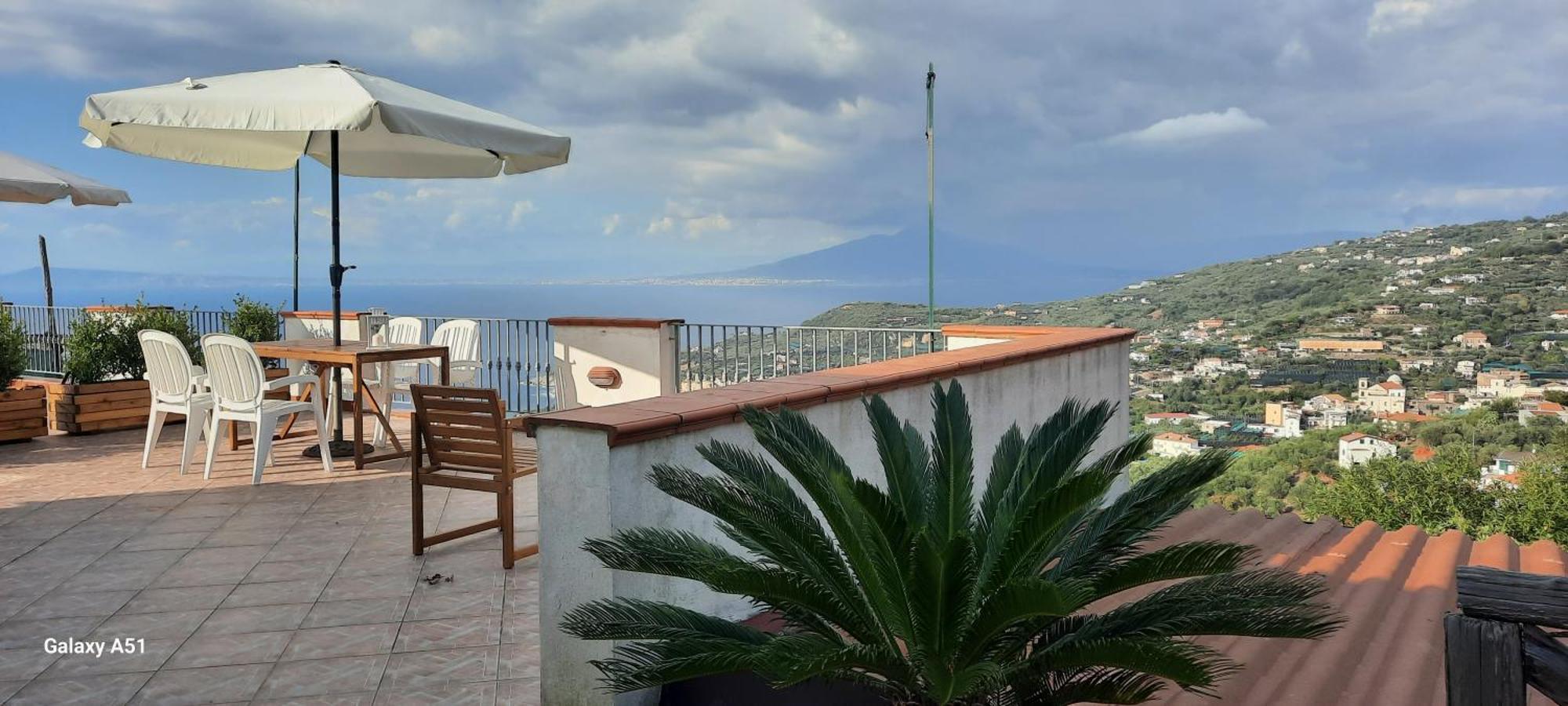 Con Vista Sul Golfo Di Napoli E Isola Di Capri Massa Lubrense