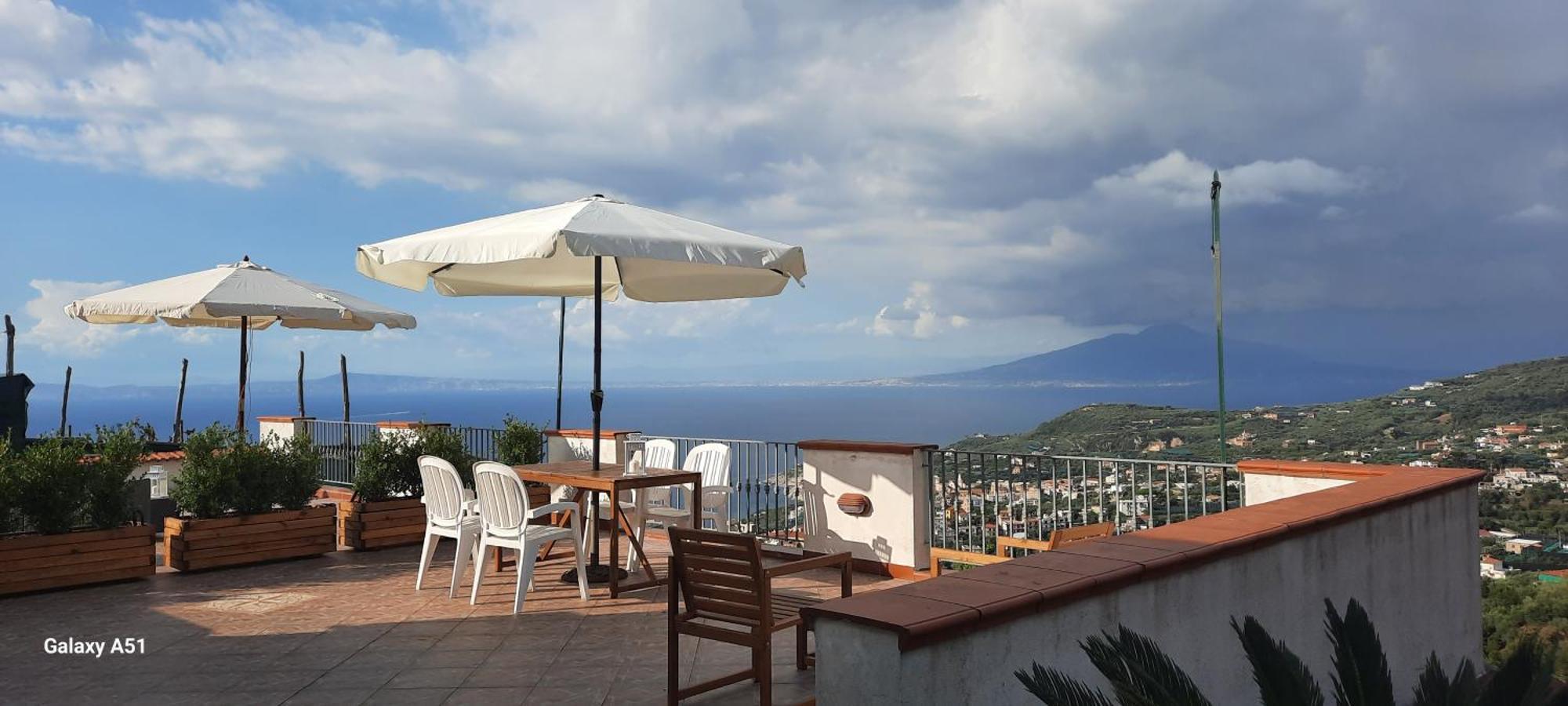 Con Vista Sul Golfo Di Napoli E Isola Di Capri Apartment