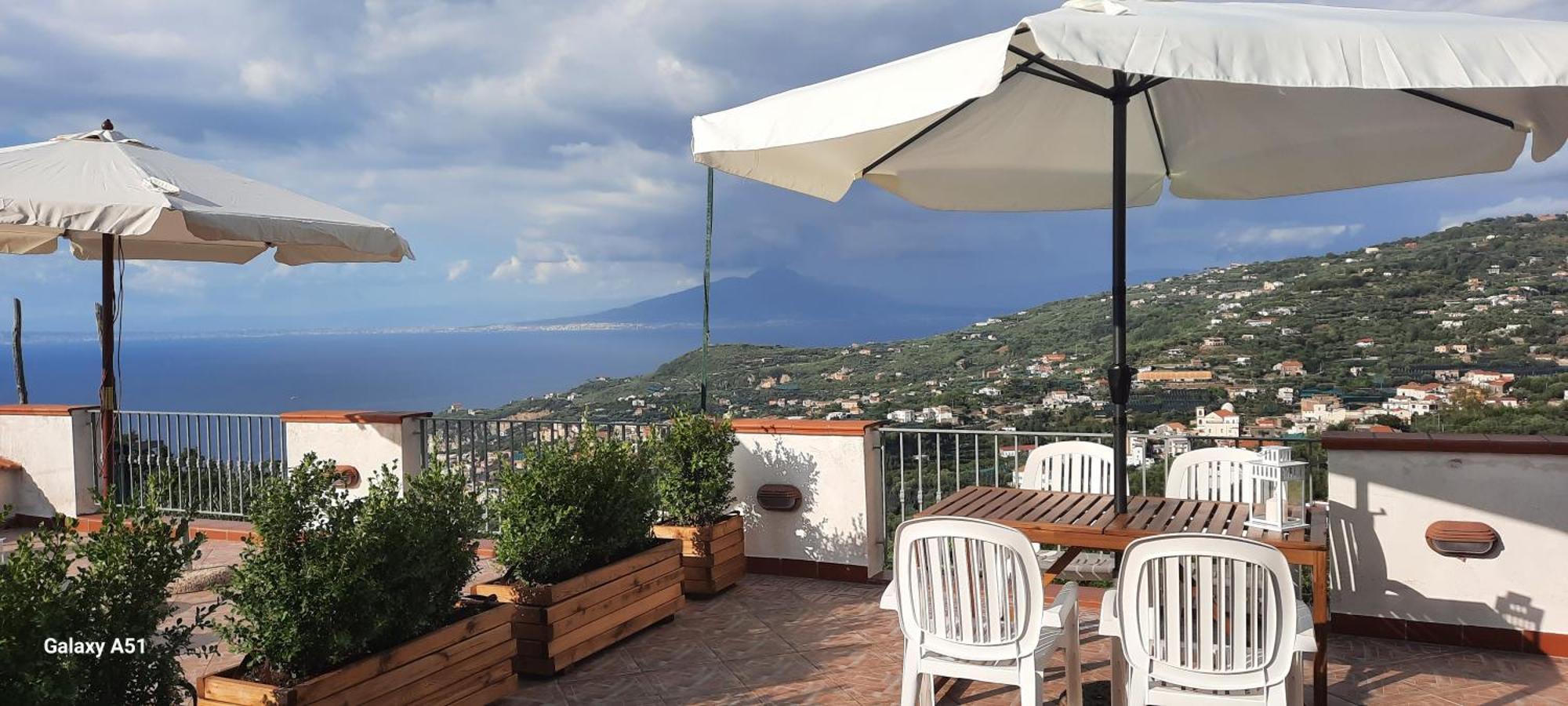Con Vista Sul Golfo Di Napoli E Isola Di Capri Apartment