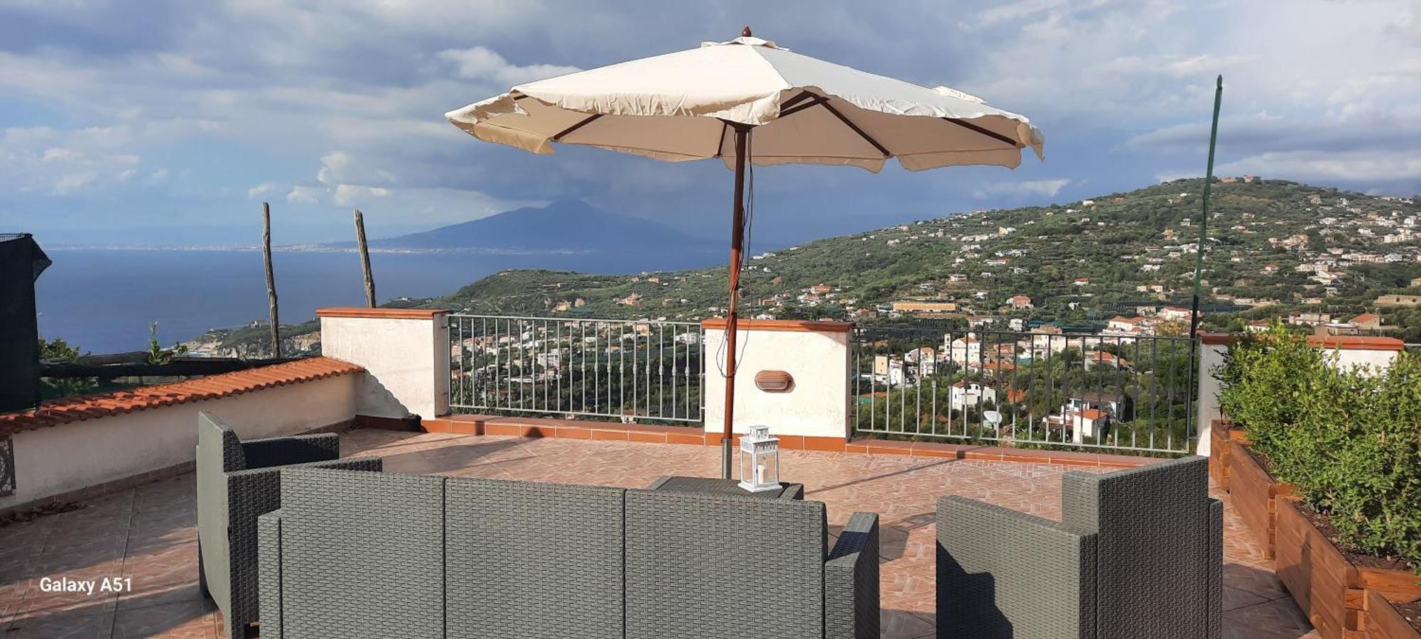 Con Vista Sul Golfo Di Napoli E Isola Di Capri Apartment *